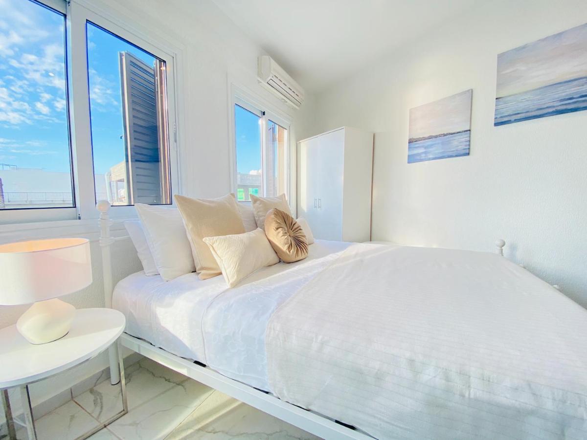 Phaedrus Living : Luxury Flat Lighthouse 75 Apartment Paphos Exterior foto
