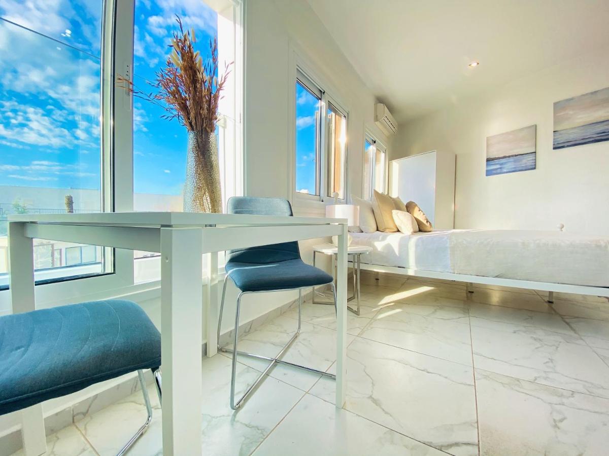 Phaedrus Living : Luxury Flat Lighthouse 75 Apartment Paphos Exterior foto